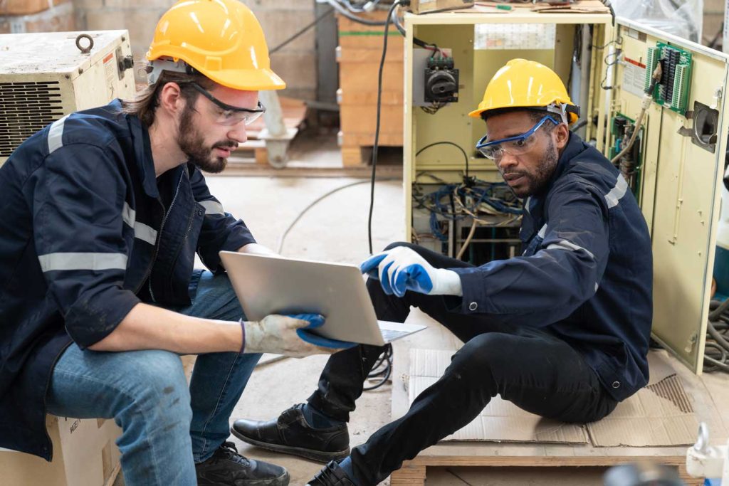 Current Electrical FL electricians providing expert electrical repair services